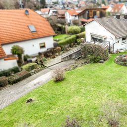 Freistehendes Einfamilienhaus mit großem Garten in begehrter Lage