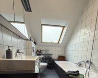 Badezimmer mit Wanne