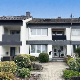 NEU in Lützenkirchen: Gepflegtes Reihenmittelhaus mit Garten und Garage