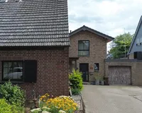 Straßenansicht Wohnhaus 1 und 2