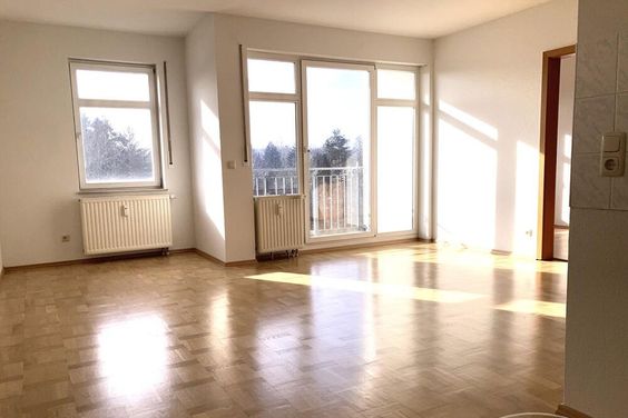 Neu renovierte 2-Zimmerwohnung in Dresden-Niedersedlitz mit Balkon!