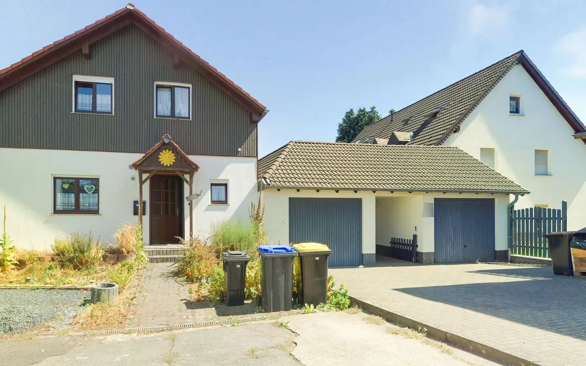 Ein Zuhause voller Wärme: Freistehender Landhaustraum mit idyllischem Garten in Heinsberg