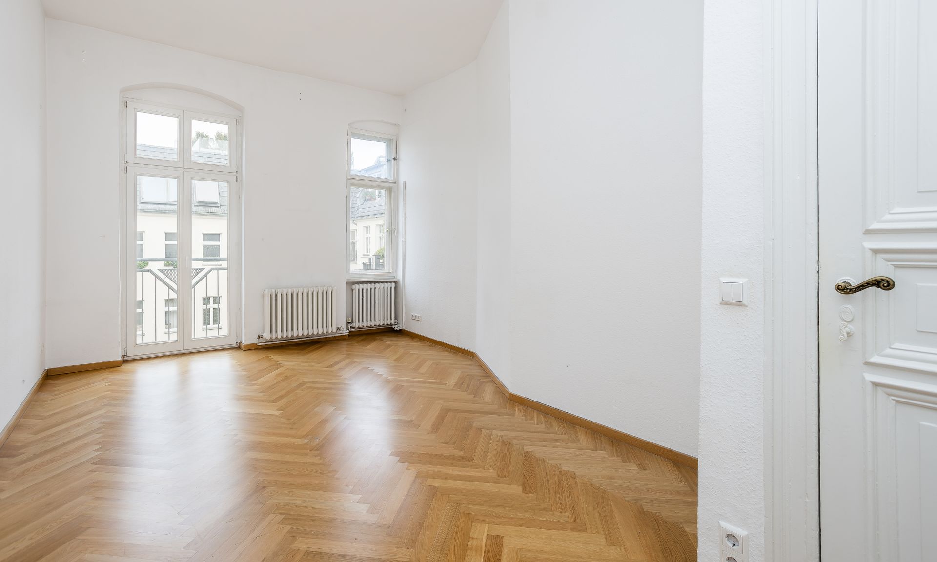 Altbaucharme zum Verlieben – helle 3-Zimmer-Wohnung mit Seele !