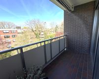 Loggia mit Markise und...