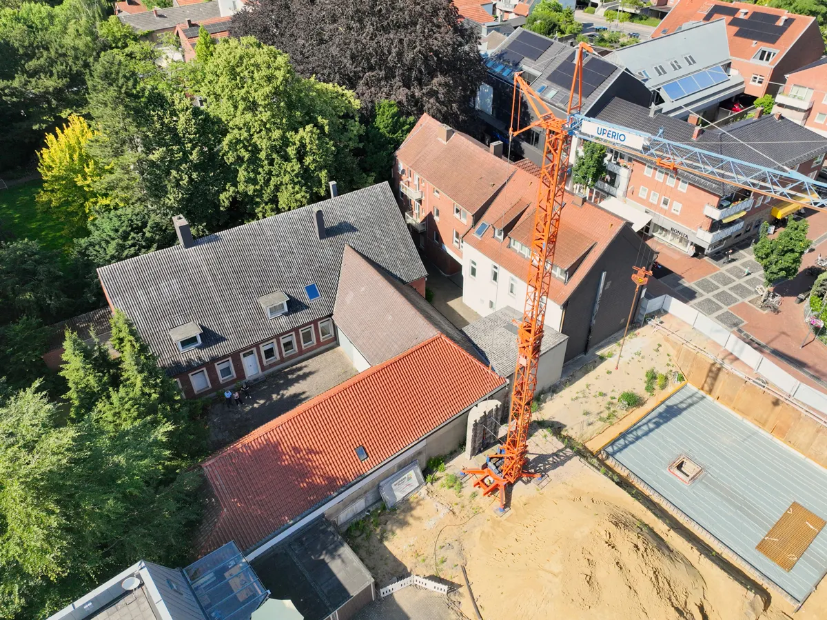 Seitliche Vogelperspektive