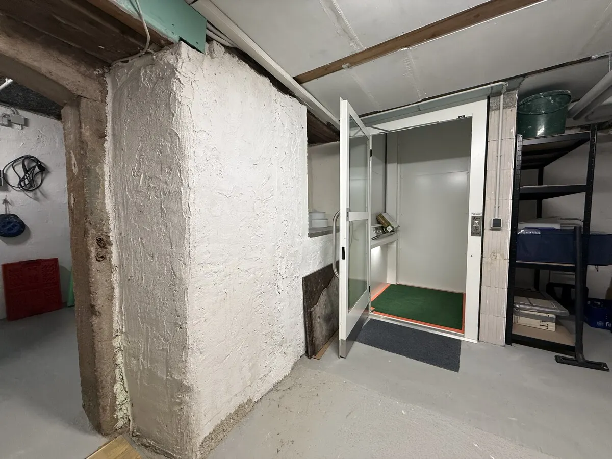 Zuggang zur Wohnung über den Stellplatz