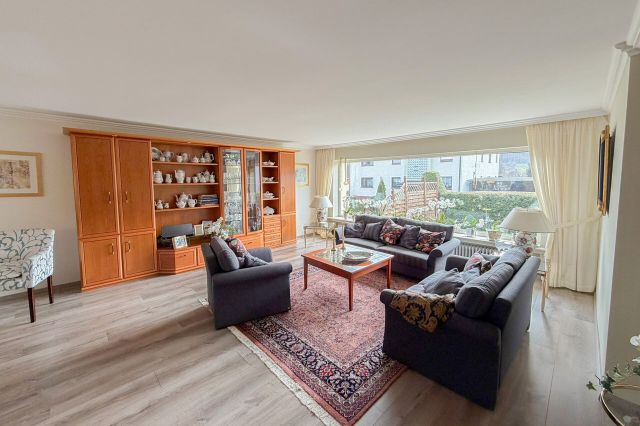 großes Wohnzimmer (EG)
