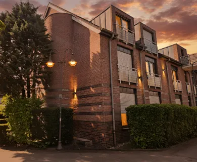 MODERNE, BEZUGSFREIE 3 ZIM.-ETW IM HERZEN VON KAARST MIT TIEFGARAGENSTELLPLATZ