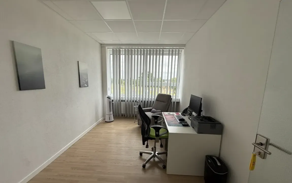 PROVISIONSFREI  | Büro ALL-IN 295 € | Konferenzraum, Küche, Internet, Stellplatz & NK inklusive