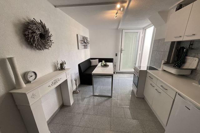 Erdgeschoss Teil der Garage Übergang vom Wohnbereich zur Terrasse