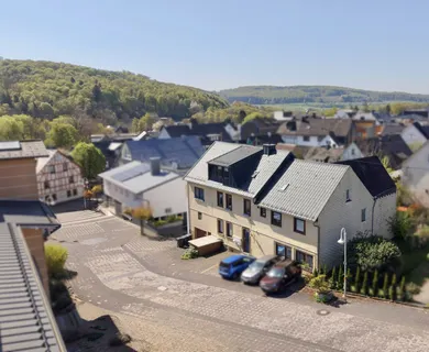 Gepflegtes Mehrfamilienhaus mit 8 Einheiten – Im Zentrum von Bad Marienberg!