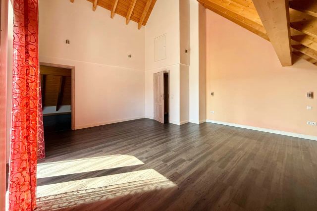 DG Elternschlafzimmer mit Balkon