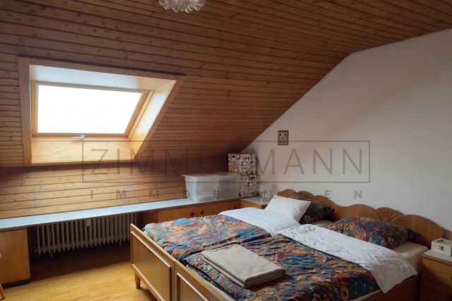 Schlafzimmer DG