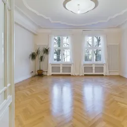 Altbaucharme trifft auf Komplettsanierung!