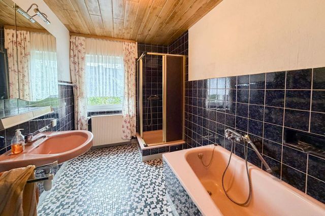 Badezimmer (OG)