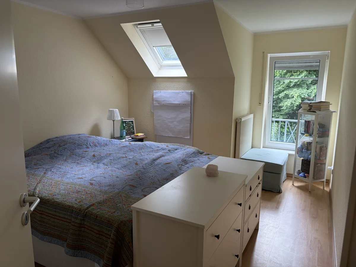 Schlafzimmer 1