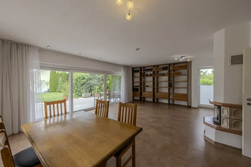 Großzügiges Wohnzimmer