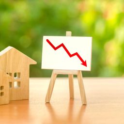 Trotz gleichem Zinsniveau: Monatliche Belastung für Immobilienkäufer niedriger als vor 3 Jahren