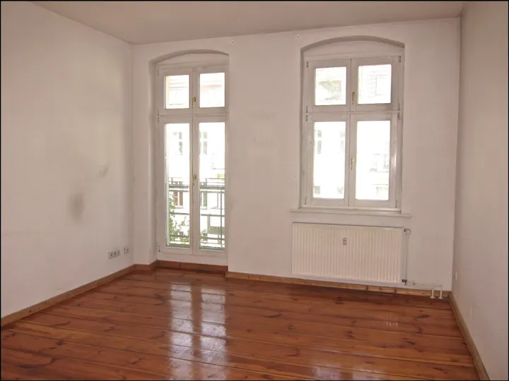 2-Zimmer Altbau im Boxhagener Kiez !