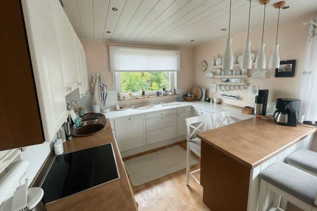 Küche-Esszimmer Hautwohnung.jpeg - (KI generiert)so könnte die Kühe aussehen