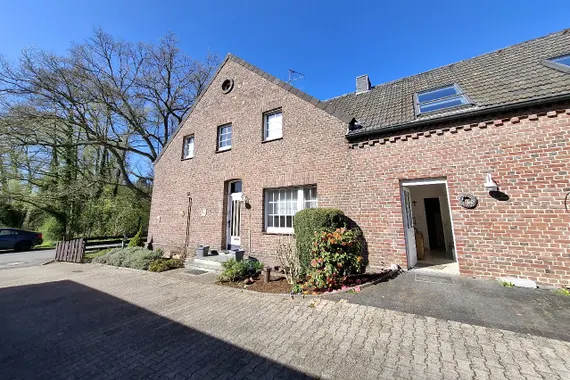 Großzügiges Wohnhaus mit Terrasse in ruhiger und naturnaher Lage von 41334 Nettetal-Lobberich