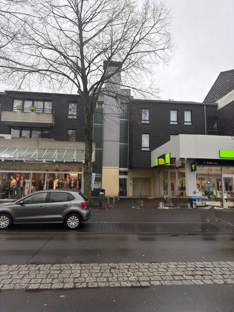 Anlageobjekt: Vermietete 2-Zimmer-Stadtwohnung mit Einbauküche, Balkon, Aufzug  und  TG-Stellplatz