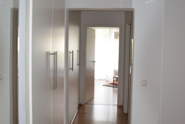 Diele mit angepassten Einbauschränken