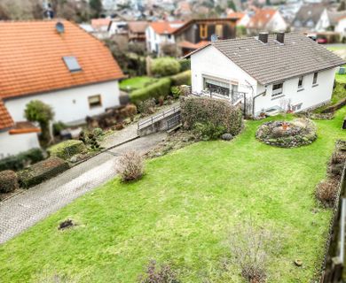 Freistehendes Einfamilienhaus mit großem Garten in begehrter Lage