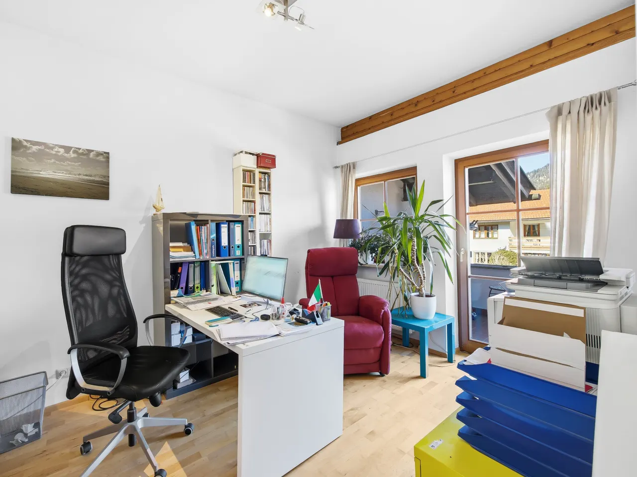 Büro mit Zugang Nordbalkon im Obergeschoss