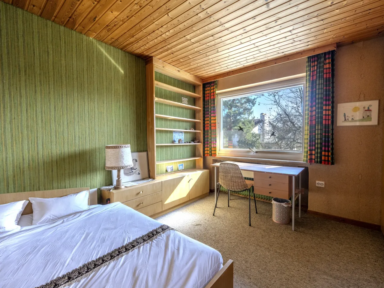 Abgetrennter Schlafbereich im Obergeschoss