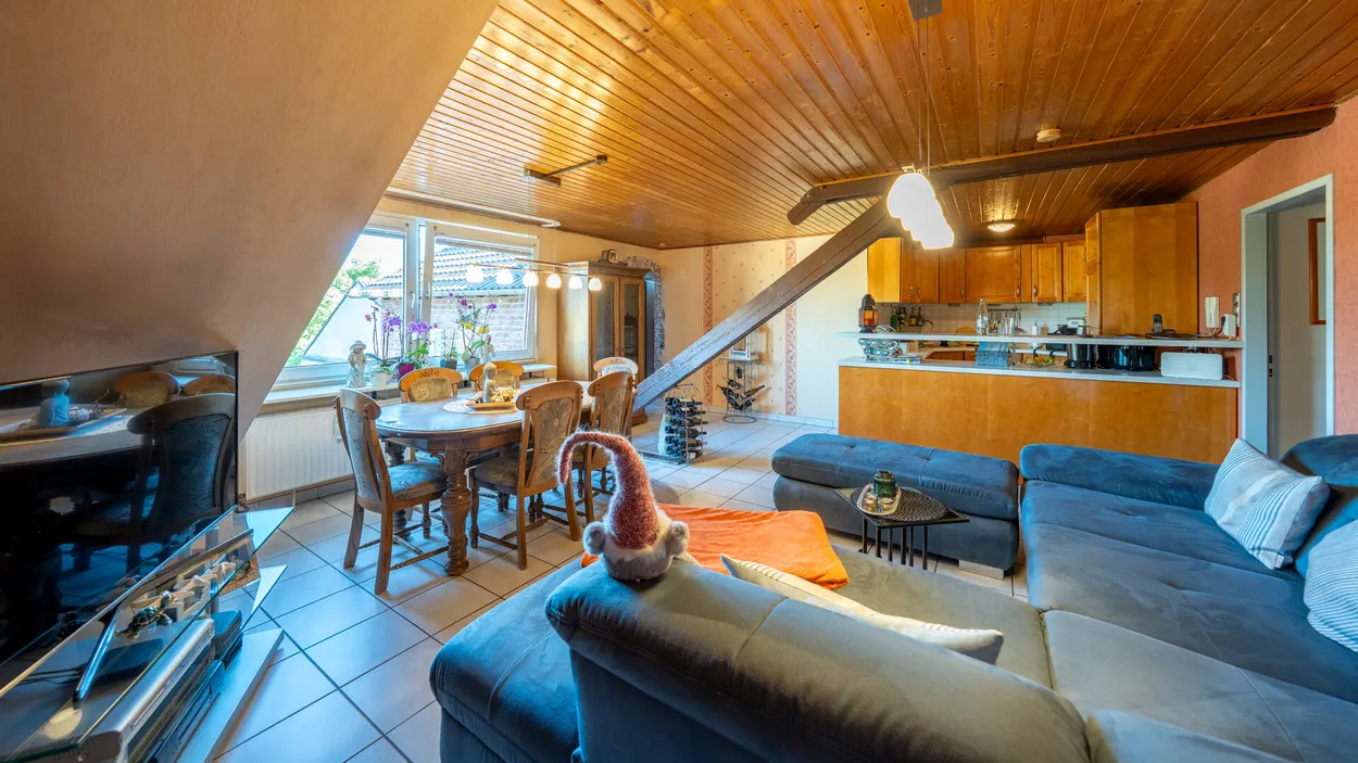 Über den Dächern der Stadt: Lichtdurchflutete 3-Zimmer Wohnung mit Weitblick und Charme auf 67m² WFL