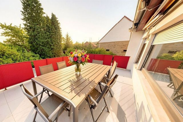 Terrasse - (KI generiert so könnte es aussehen)