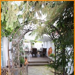 Familientraum im mediterranen Stil.