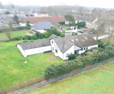 Repräsentatives Anwesen mit parkähnlichem Grundstück!