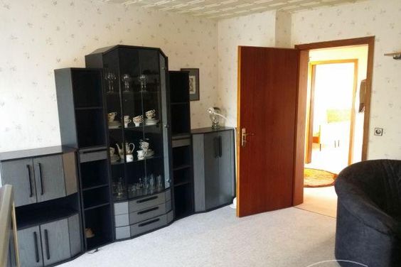 Schöne 2 Zi.Whg., möbliert, mit Balkon, sep. Eingang.