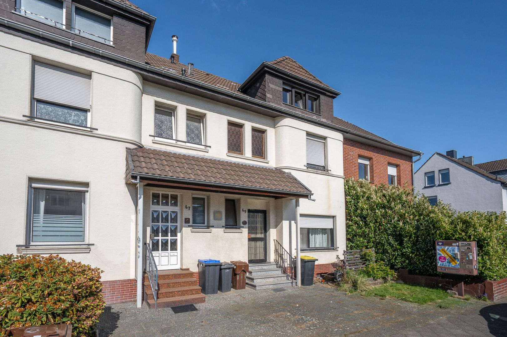 Potenzialstarkes Zweifamilienhaus mit ausgebautem DG – Ideal für Eigennutzer oder Kapitalanleger