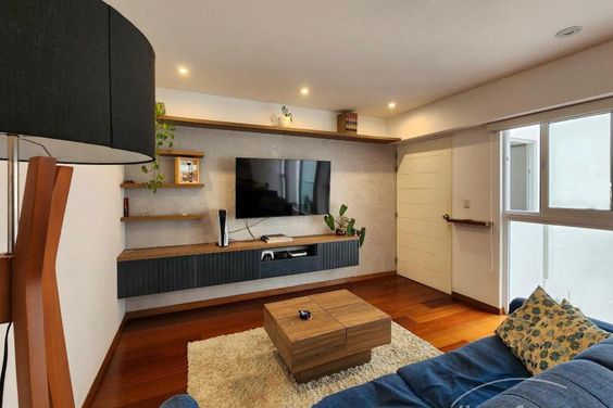 ***Modern möblierte, lichtdurchflutete 2-Zimmer-Wohnung in Altstadt-Lage