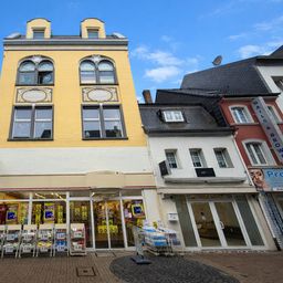 KR-UERDINGEN: WOHN- UND GESCHÄFTSHAUS IN GUTER LAGE ZU KAUFEN