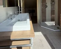 Badezimmer mit Dusche