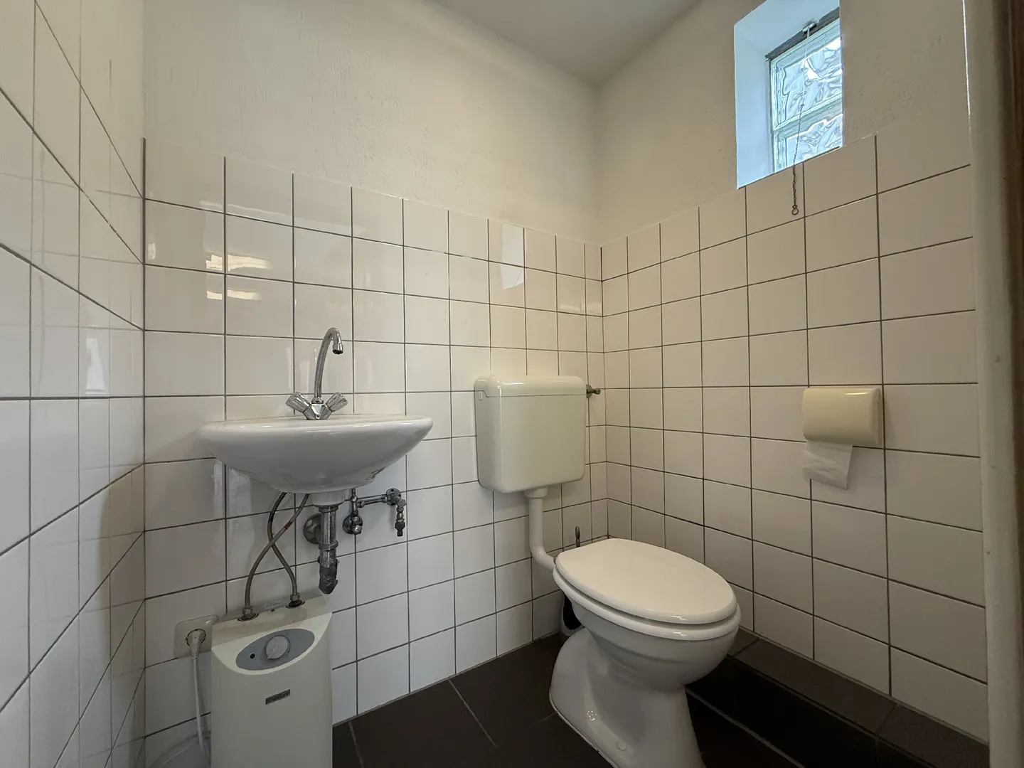 AUSSTELLUNGSFLÄCHE IN KREFELD ZU MIETEN! - Photo 1