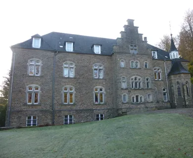 Wohnen zur Miete in einer Burg? 4-Zimmer Wohnung in der Burg Volperhausen! - Photo 5