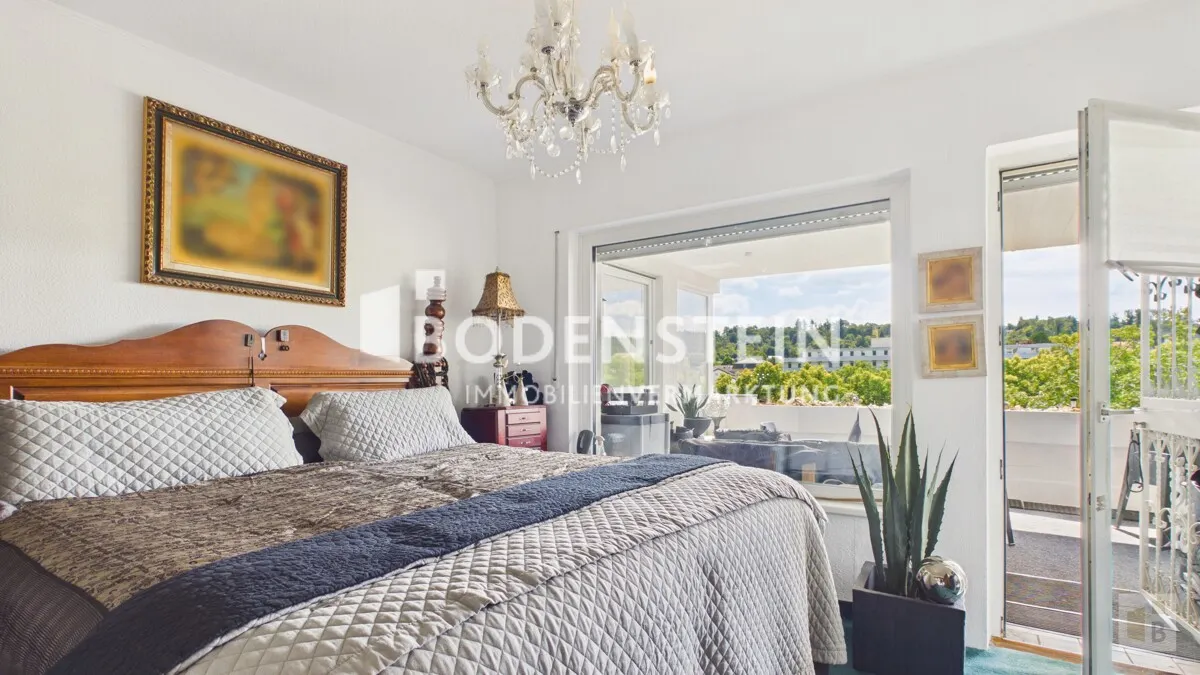 Schlafzimmer I mit Zugang zu Terrasse I