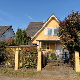 Freistehendes Einfamilienhaus im Grünen mit traumhaftem Blick