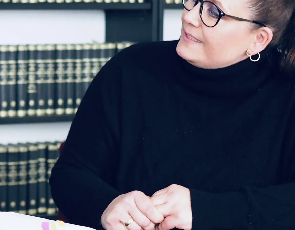 Rechtsanwältin Katrin Hardenberg im Beratungsgespräch