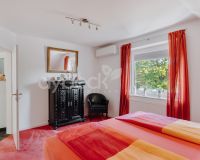 Geräumiges Schlafzimmer