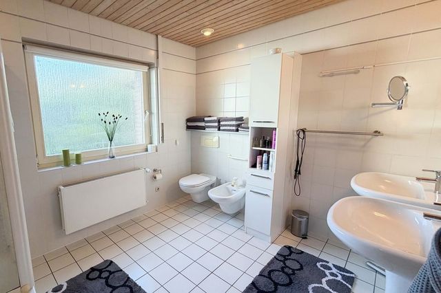 Badezimmer (OG)