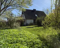 Garten neben dem Haus
