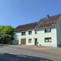 Ein-/Zweigenerationenhaus mit Nebenräumen auf idyllischem Grundstück nahe Hachenburg!