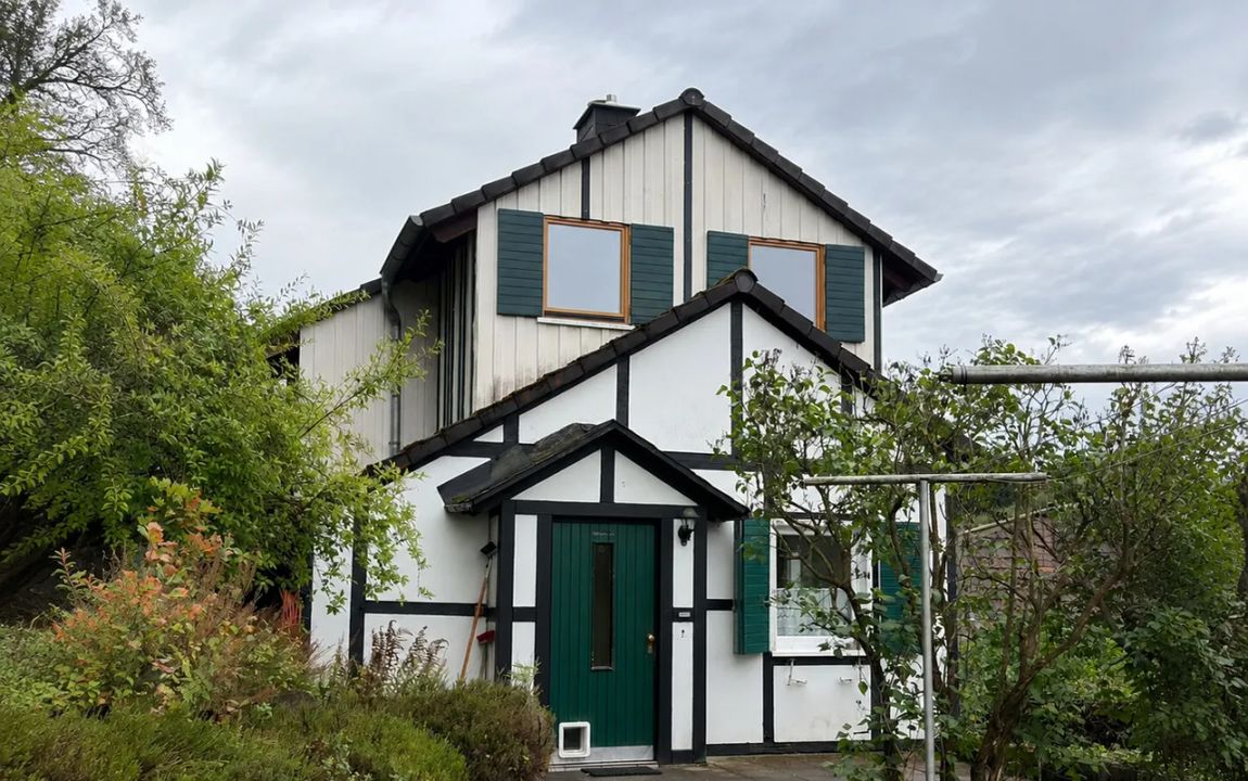 Einfamilienhaus/ Wochenendhaus in ruhiger, grüner Lage mit individuellem Ausbaupotenzial