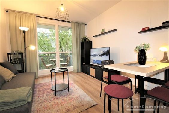 Möbliert/Furnished 2-Zimmer Apartment mit Balkon in Dresden-Äussere Neustadt max. 3 Personen